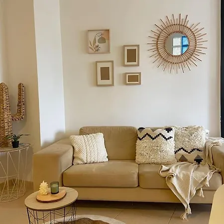 Apartment Palm Trees - Americas *